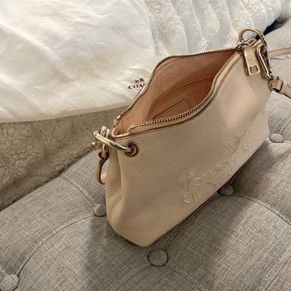 Coach Cross Body - Picture 3 of 9